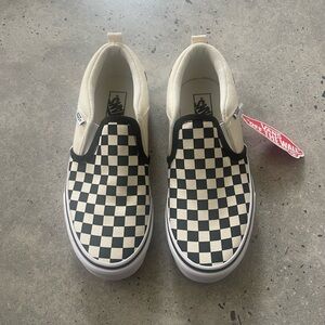 💫NWT💫 KIDS Asher slip on Checkerboard Vans size 4
